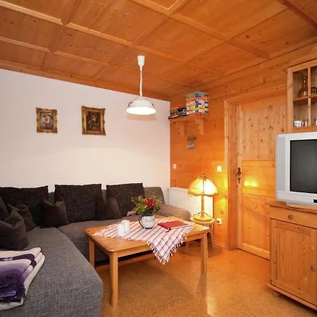 Spacious Near The Area Apartment